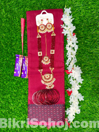 Exclusive Saree Gift Combo